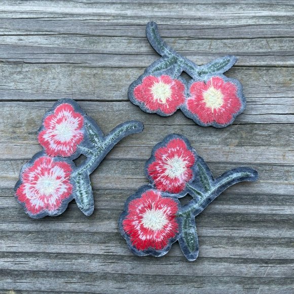 Red Flowers Patches Embroidery Applique Craft Clothes Iron on Patches lot of 3 - Picture 2 of 5